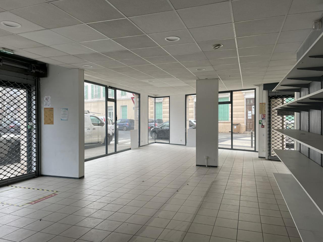 Local d'activité Villefranche-sur-Saône 155m² Location local d'activité Villefranche-sur-Saône Rhône OLACT2419733 8